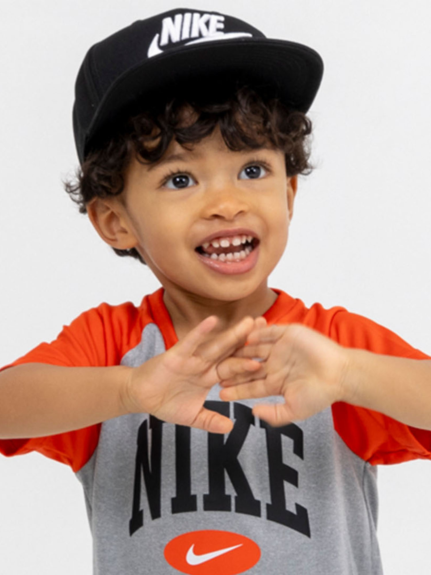 Amazon.com: NIKE Baseball, Black/(Metallic Gold), One Size