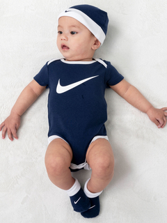 Nike(ナイキ) |ベビー(0-6M) セット商品 NIKE(ナイキ) SWOOSH HAT/BODYSUIT/BOOTIE 3