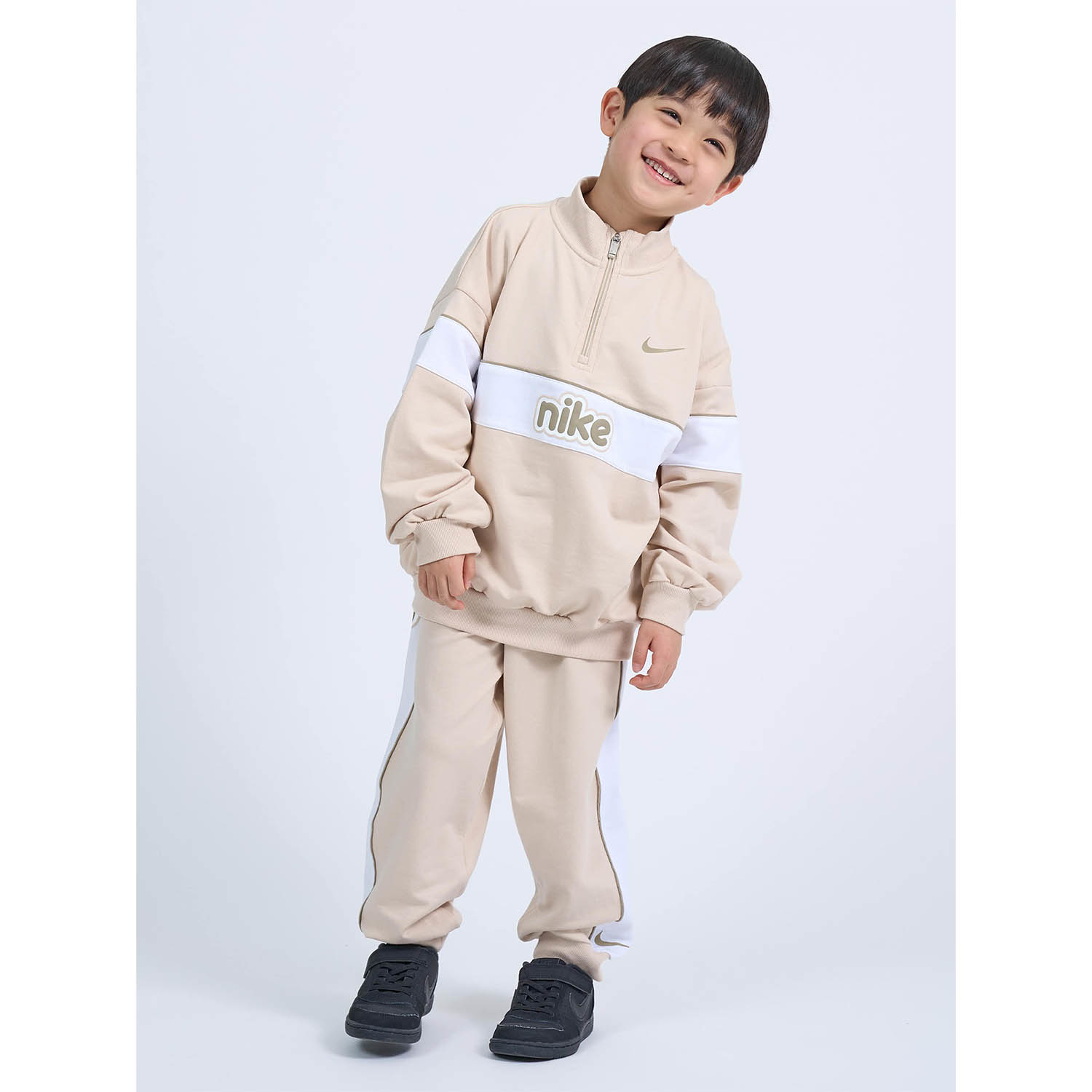 NIKE ナイキ キッズ 上服 M、Lサイズセット 4枚 ナイキ ジャージ 上下 キッズ ジュニア セットアップ