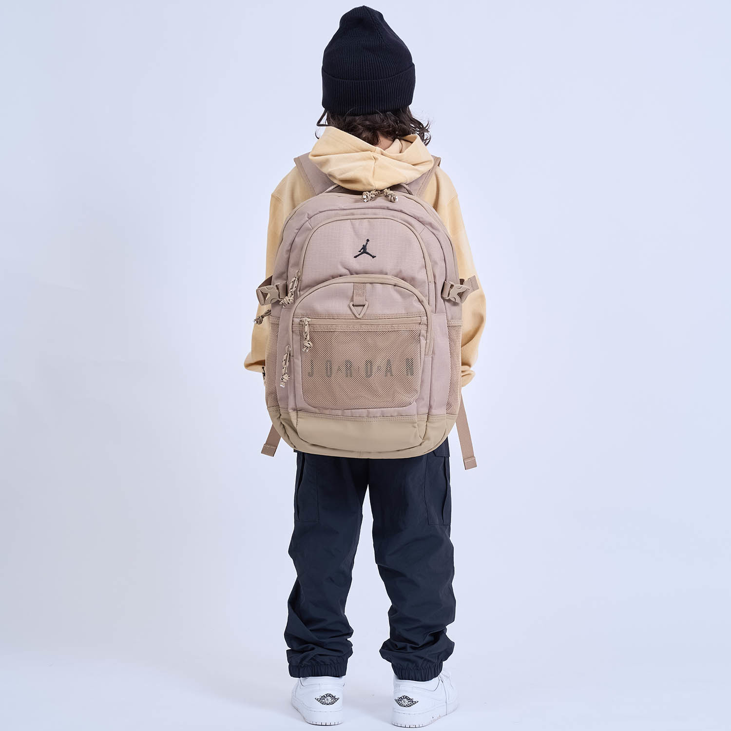 Jordan ジョーダン ジャージー バックパック リュック (27L) 黒/金 Jordan ジョーダン ジャージー バックパック リュック (27L) 黒